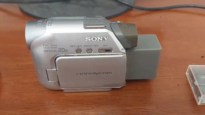A Camcorder That Takes MiniDV Tapes - Sony Handycam DCR-HC21